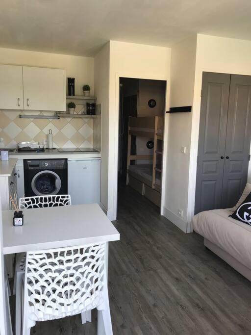 Les Issambres Superbe Studio Avec Terrasse Roquebrune-sur Argens Esterno foto